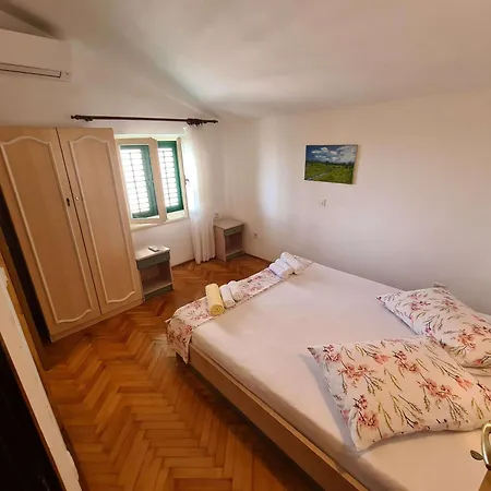 Vinea * Makarska
