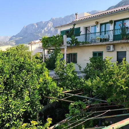 Vinea アパート *